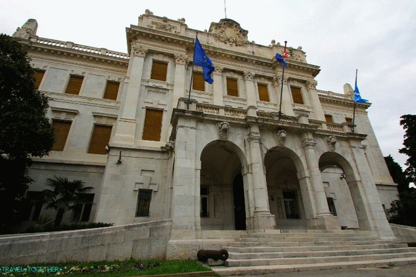 Guvernérský palác