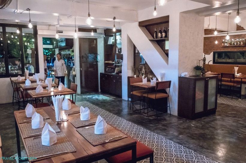 Rustikální restaurace v Phuketu