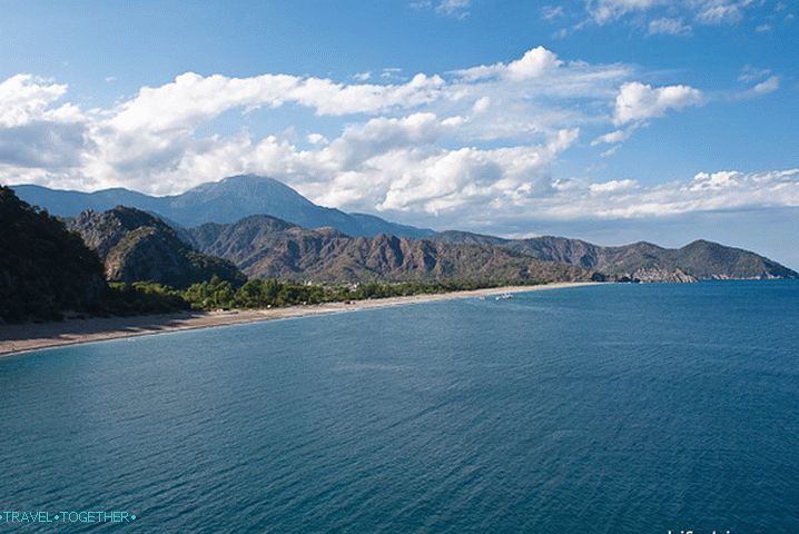 Pobřeží Cirali. Pláže Olympos.