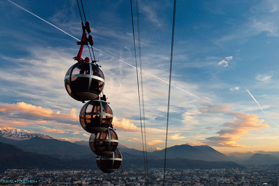 Grenoble. Na vejcích se zvedáme na Bastille.