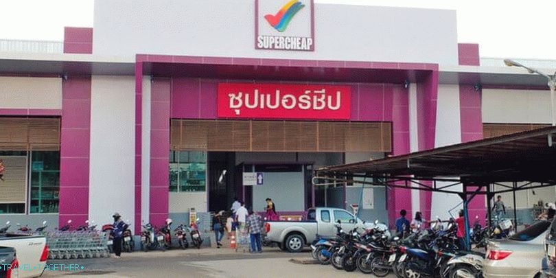 Nakupování v super levném supermarketu Phuket