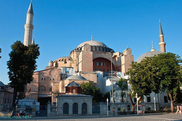 Hagia Sophia (katedrála sv. Sofie) v Istanbulu.