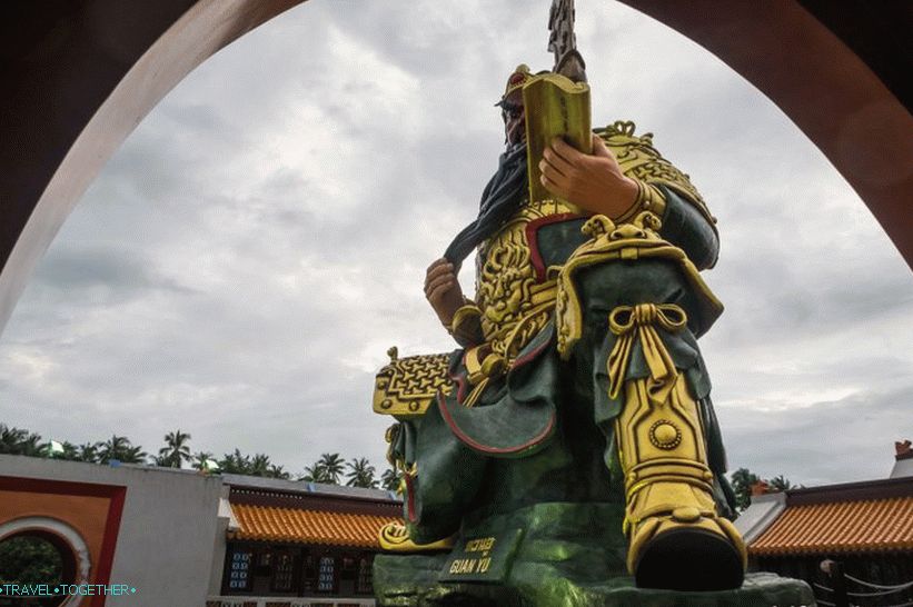 Guan Yu Sanctuary na Samui - místo, kde komunikují generace