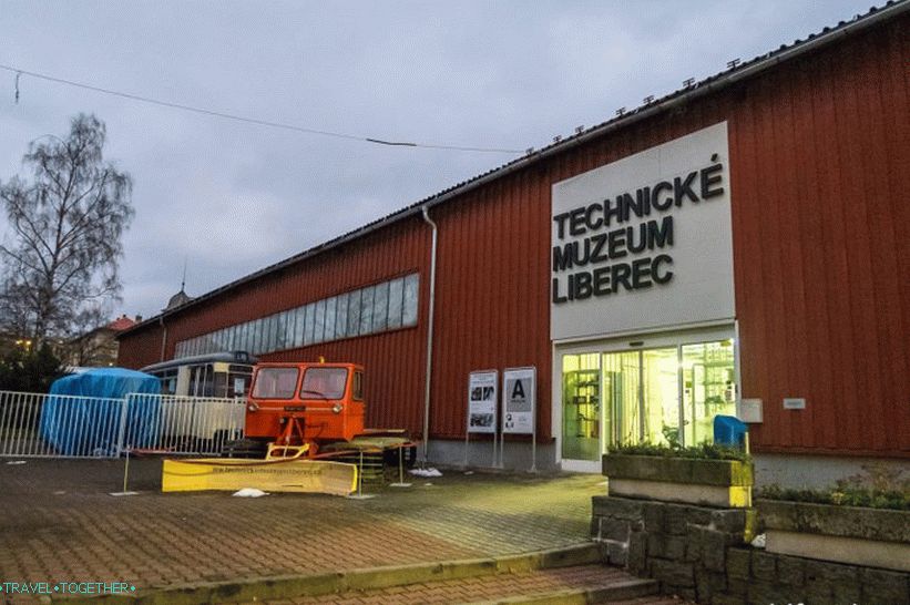 Technické muzeum v Liberci - stará auta a lokomotivy