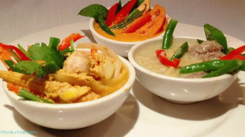 Thajské jídlo - zelené, červené a žluté kari