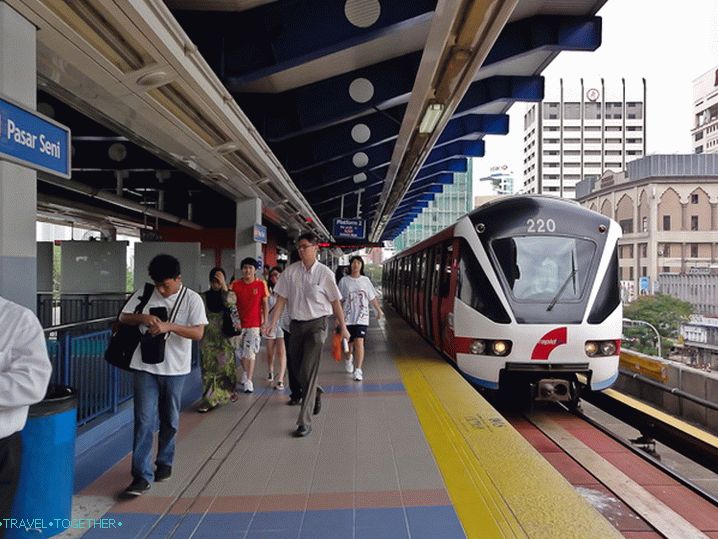 LRT Station v Kuala Lumpur Metro LRT Station v Kuala Lumpur Metro