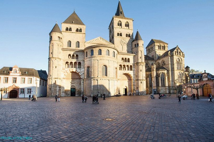 Cathedral Square