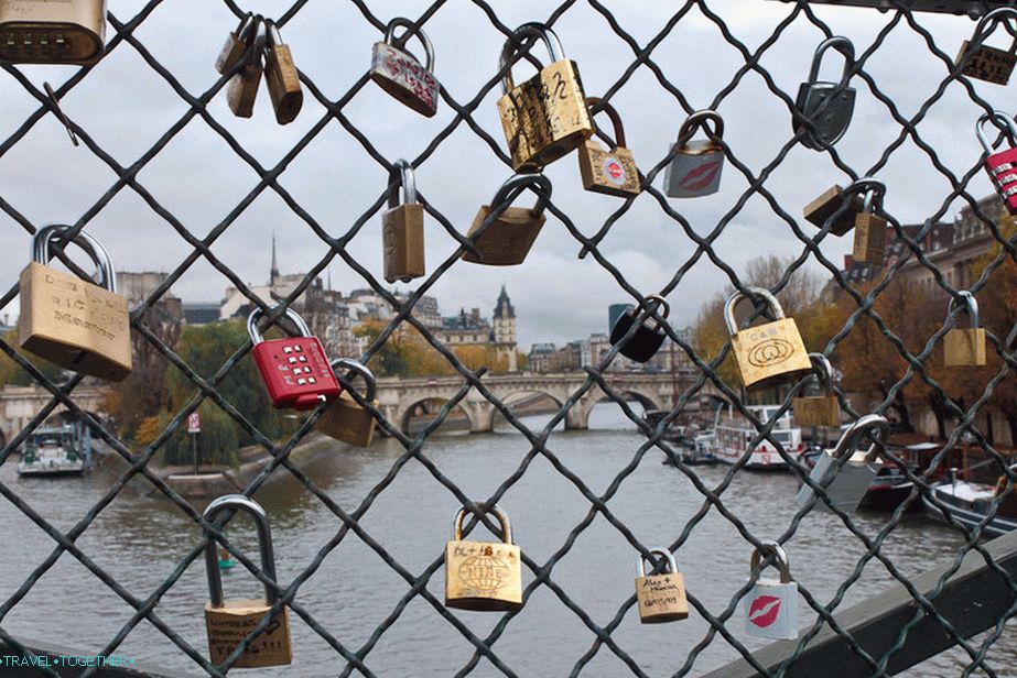 Zámky na mostu Pont des Arts