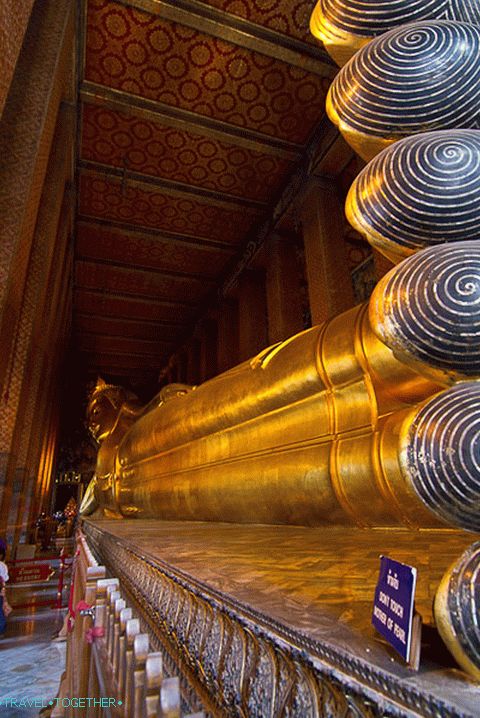 Tradiční fotografie ležícího Buddhy