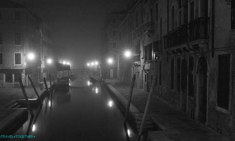 Benátky - noc a mlha