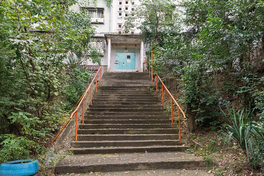 Okres Makarenko (ne centrum) - a jak se sem dostat i s kočárkem?