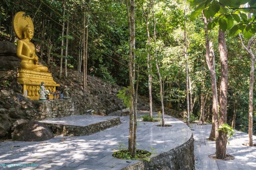 Wat Paa Sang Tham na Phanganu - nový buddhistický chrám