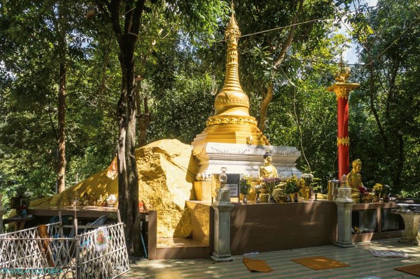 Wat Paa Sang Tham na Phanganu - nový buddhistický chrám