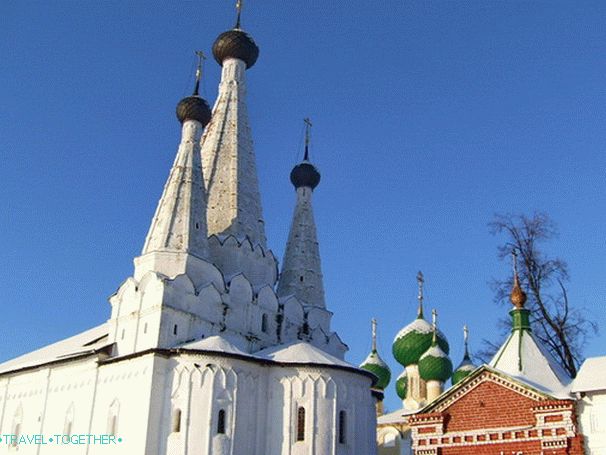 Uglich. Alekseevský klášter.